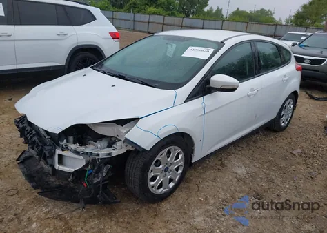 2014 Ford Focus Se z USA, uszkodzony, nr VIN 1FADP3K21EL376148